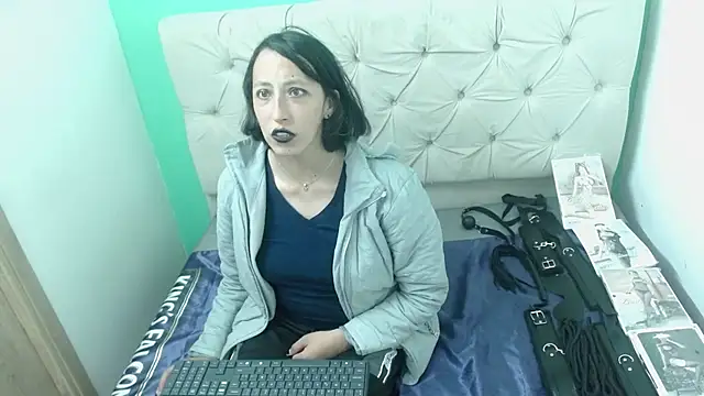 Snapshot of amoremerchmar chatting on July 7, 2:58 am amoremerchmar online show from July 7, 2:58 am