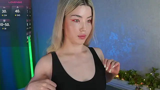 LindaThackerr online show from August 2, 4:22 am
