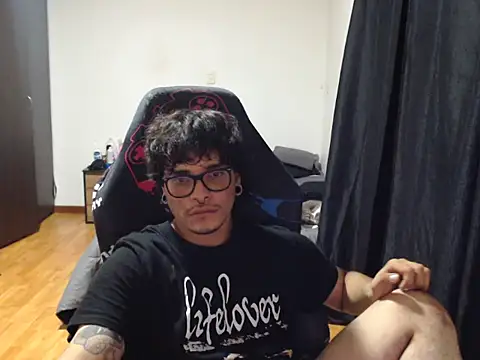 lilgothboy online show from May 5, 5:37 am