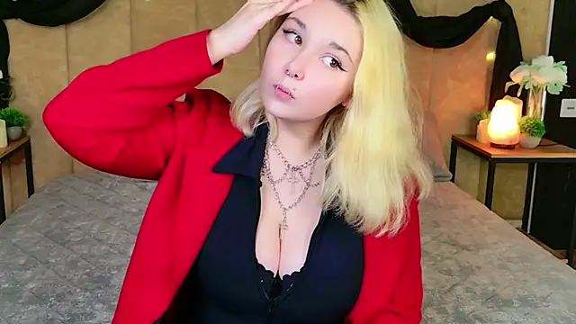 Snapshot of Cassey_Well chatting on June 25, 5:34 am Cassey Well online show from June 25, 5:34 am