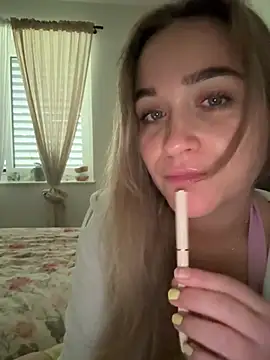 LillyStarr online show from July 8, 11:48 am