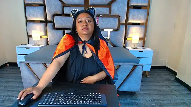 Rachell Carter online show from May 6, 6:08 am