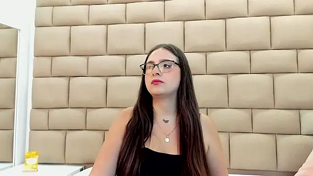PamelaDumont online show from May 23, 7:18 pm