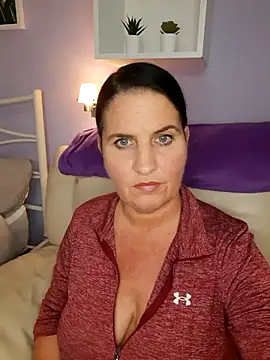 Velvet-Milf online show from May 16, 7:49 am
