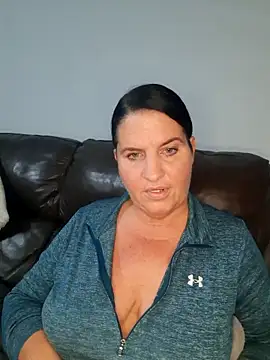Velvet-Milf online show from May 17, 5:38 am