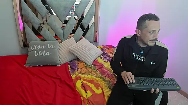 DarkRomanceXXX online show from July 6, 3:36 am