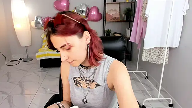 Cruela Bena online show from May 10, 11:15 am