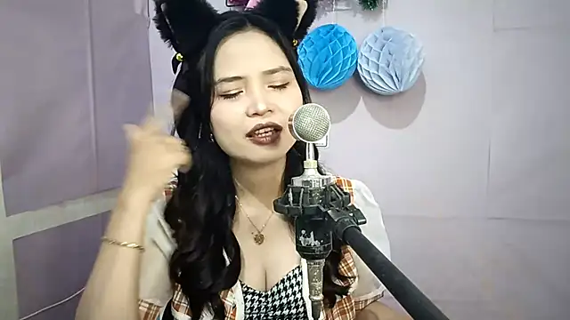 FerminaBoutwell online show from May 23, 9:13 am