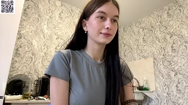 HinaDesire online show from May 8, 4:01 pm