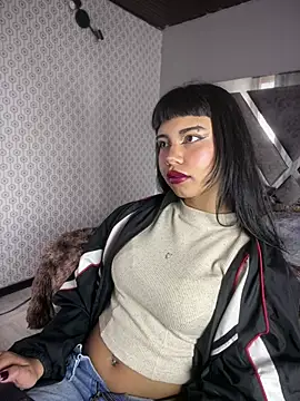 AntonellaCooper Pink online show from June 8, 7:47 pm
