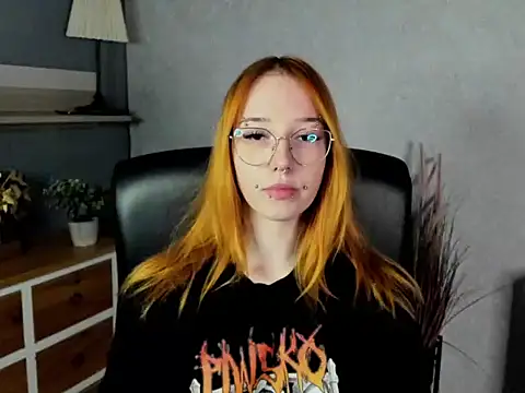 foxSonya online show from May 15, 5:36 am