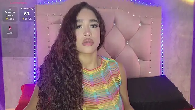 Snapshot of CamilaFlirt chatting on July 9, 6:34 pm CamilaFlirt online show from July 9, 6:34 pm