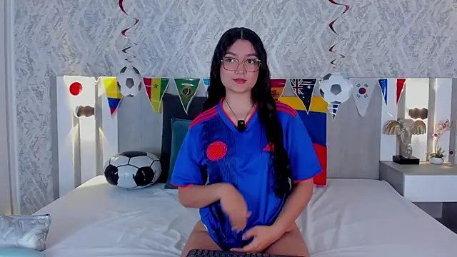 Vaalentina Lux online show from June 17, 3:02 pm