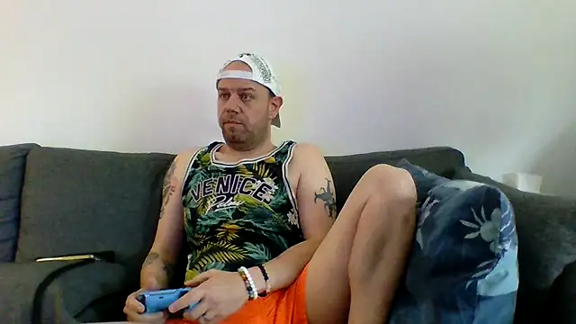 Andromede93 online show from May 19, 7:26 am