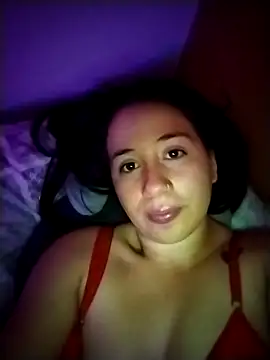 Snapshot of Annie_loveer chatting on June 20, 6:05 am Annie loveer online show from June 20, 6:05 am