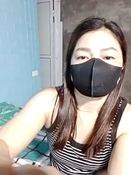 Snapshot of babylinhhot chatting on May 26, 10:33 am babylinhhot online show from May 26, 10:33 am