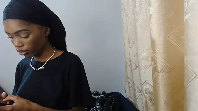 PetiteBarbie 05 online show from August 1, 8:08 pm