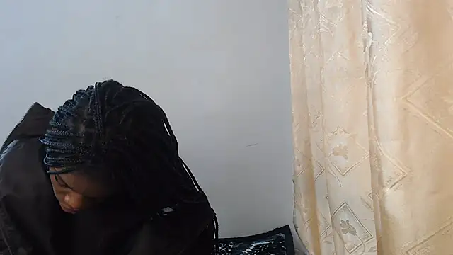 PetiteBarbie 05 online show from August 8, 7:32 am
