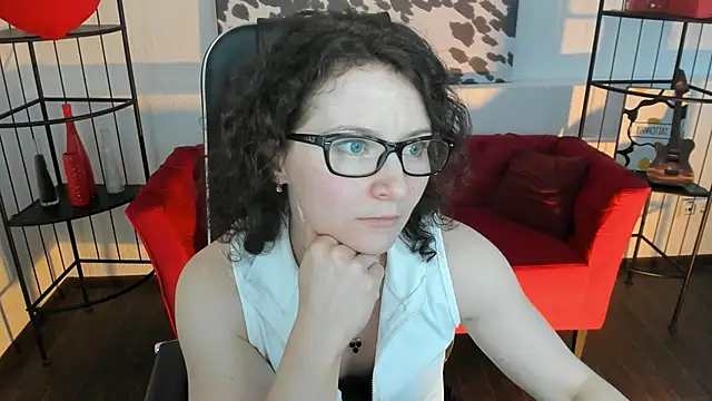 AureliaGleam online show from May 10, 9:03 am