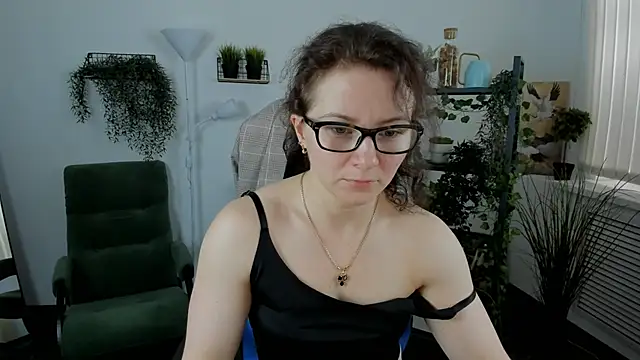 AureliaGleam online show from June 12, 3:16 am