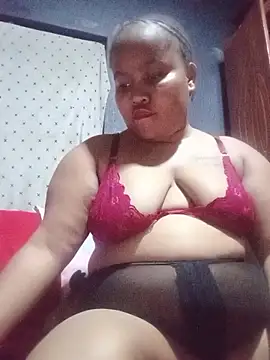 ChubbyMidgetxxx19 online show from May 25, 4:24 pm