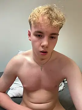 Snapshot of David_7527 chatting on July 2, 6:25 pm David 7527 online show from July 2, 6:25 pm
