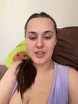 Snapshot of Queen_Monica_ chatting on May 24, 6:40 am Queen Monica online show from May 24, 6:40 am