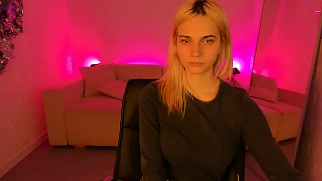 DanaWint online show from May 26, 1:07 pm