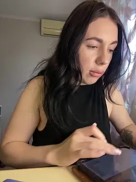 IsabellaJoutes online show from June 4, 1:06 pm