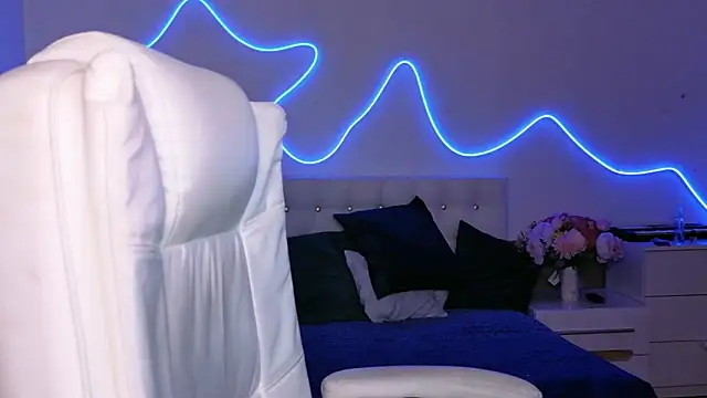 Snapshot of MaddiePerez chatting on June 4, 4:13 pm MaddiePerez online show from June 4, 4:13 pm