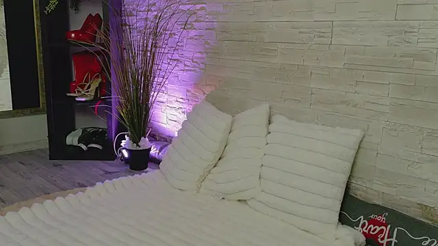 VanessaVosss online show from May 13, 4:15 pm