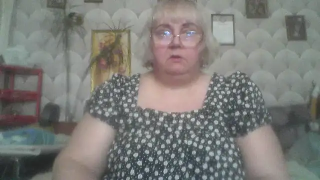 MarinaFarina53 online show from May 16, 10:36 am