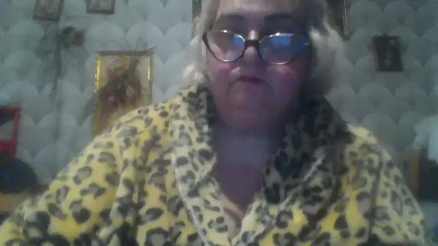 MarinaFarina53 online show from May 18, 7:09 pm
