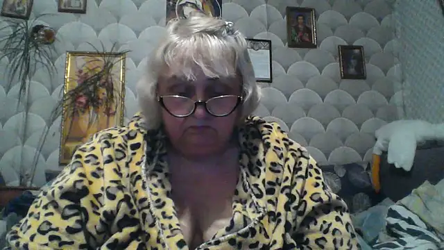MarinaFarina53 online show from May 20, 5:41 pm