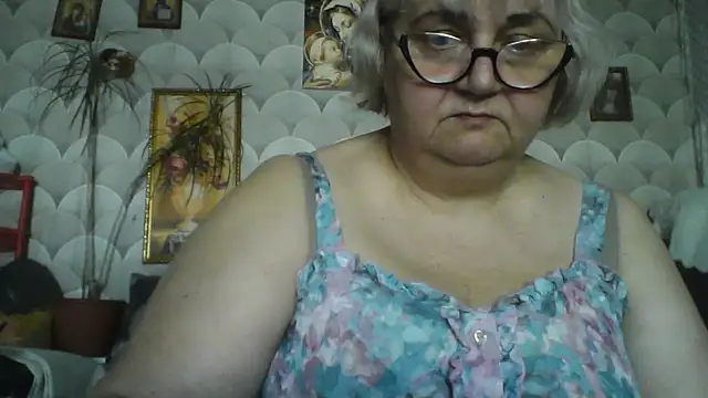 MarinaFarina53 online show from May 21, 5:47 am