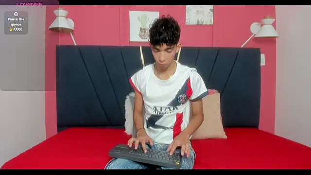 ero boy40 online show from July 4, 4:07 am