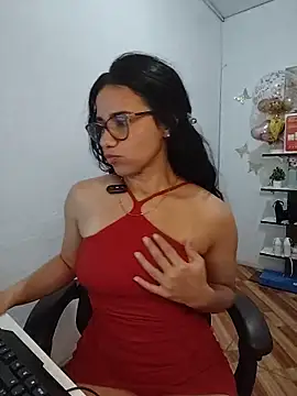alanahot94 online show from May 24, 12:26 am