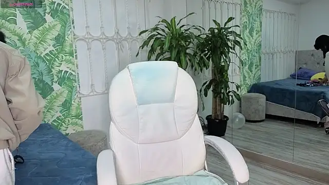 baby julieta00 online show from June 19, 12:20 pm
