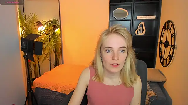 IrmaRonn online show from May 25, 10:43 am