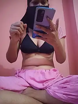 Nilpori2 online show from June 17, 2:36 am