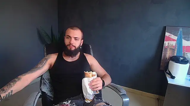 OscarWillss online show from June 26, 4:17 am