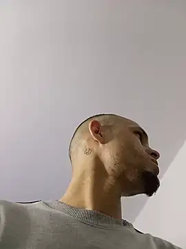 mikebig17 online show from July 15, 11:21 pm