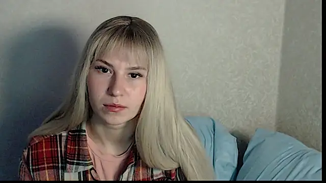polly holyy online show from May 24, 12:59 am