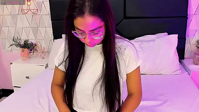 SaritaaHot online show from May 9, 2:55 pm