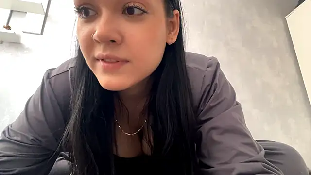 AiEsquer online show from May 26, 8:21 am