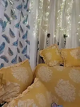 Trending-Desigirls online show from June 18, 8:58 am