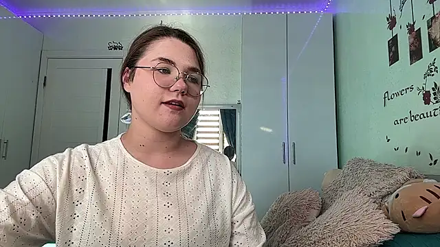 Janice Vasquez online show from May 11, 12:55 pm