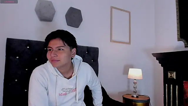  maximo 1 online show from June 10, 1:21 pm