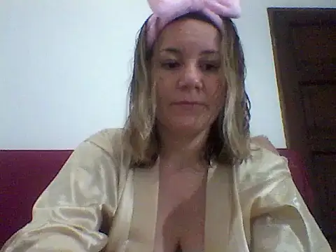 AllisonLove2 online show from June 10, 2:45 am