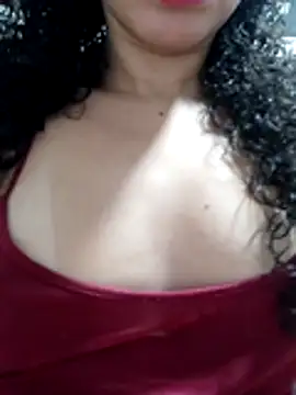 venuseyes25 online show from July 18, 9:40 pm